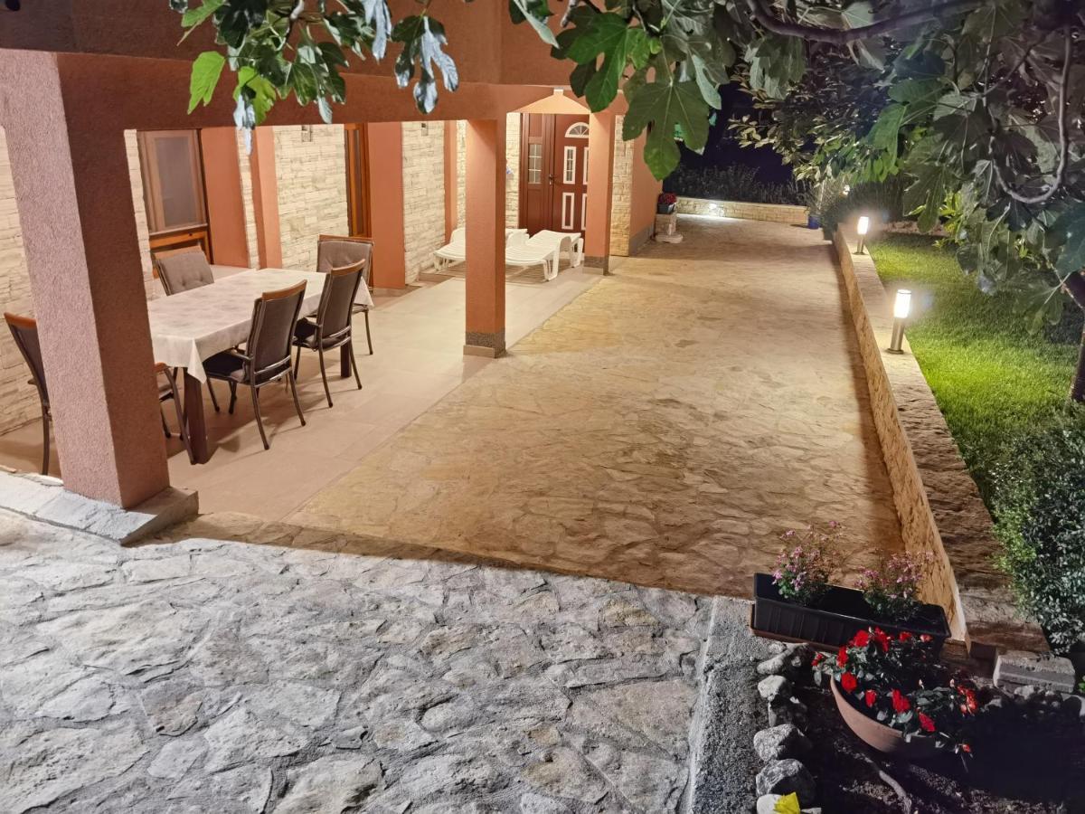 Apartman Bura Posedarje Exterior foto